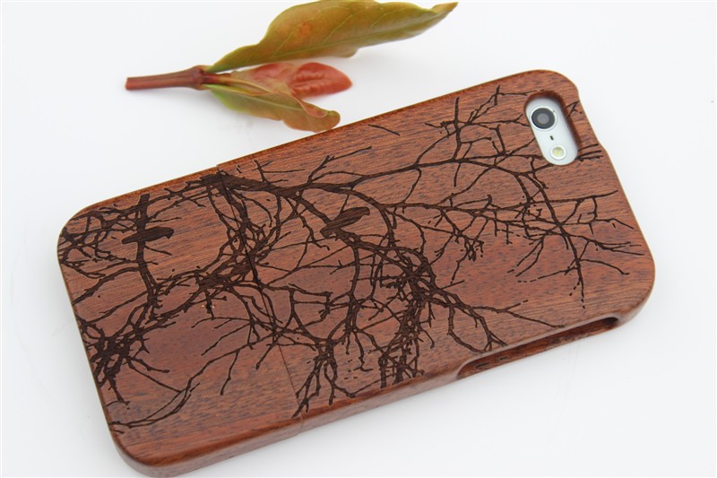 30% Off: Natural Wood Iphone 5 Case // Sapele Wood, Art, Gift, Forrest, Laser Engraving, Relief, 5